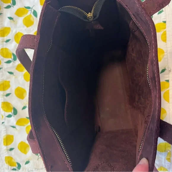 Portland Leather Large Lola Zipper Crossbody Tote Bag - Picture 5 of 8